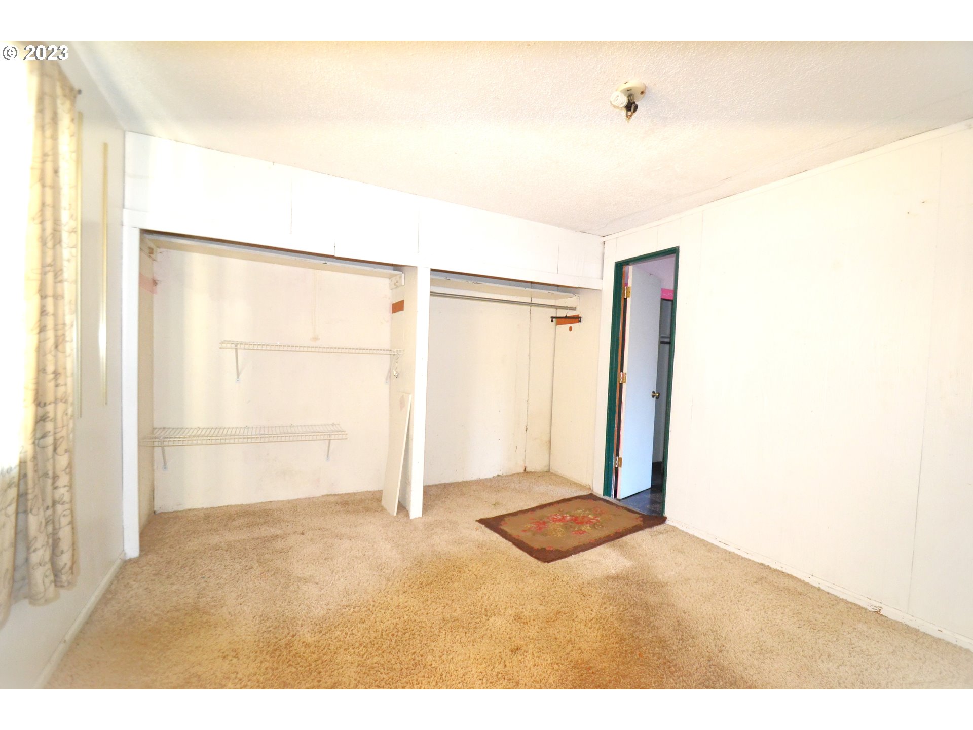 1985 Roseburg Road Myrtle Point, OR 97458 - Photo 12 of 29 a view of an empty room