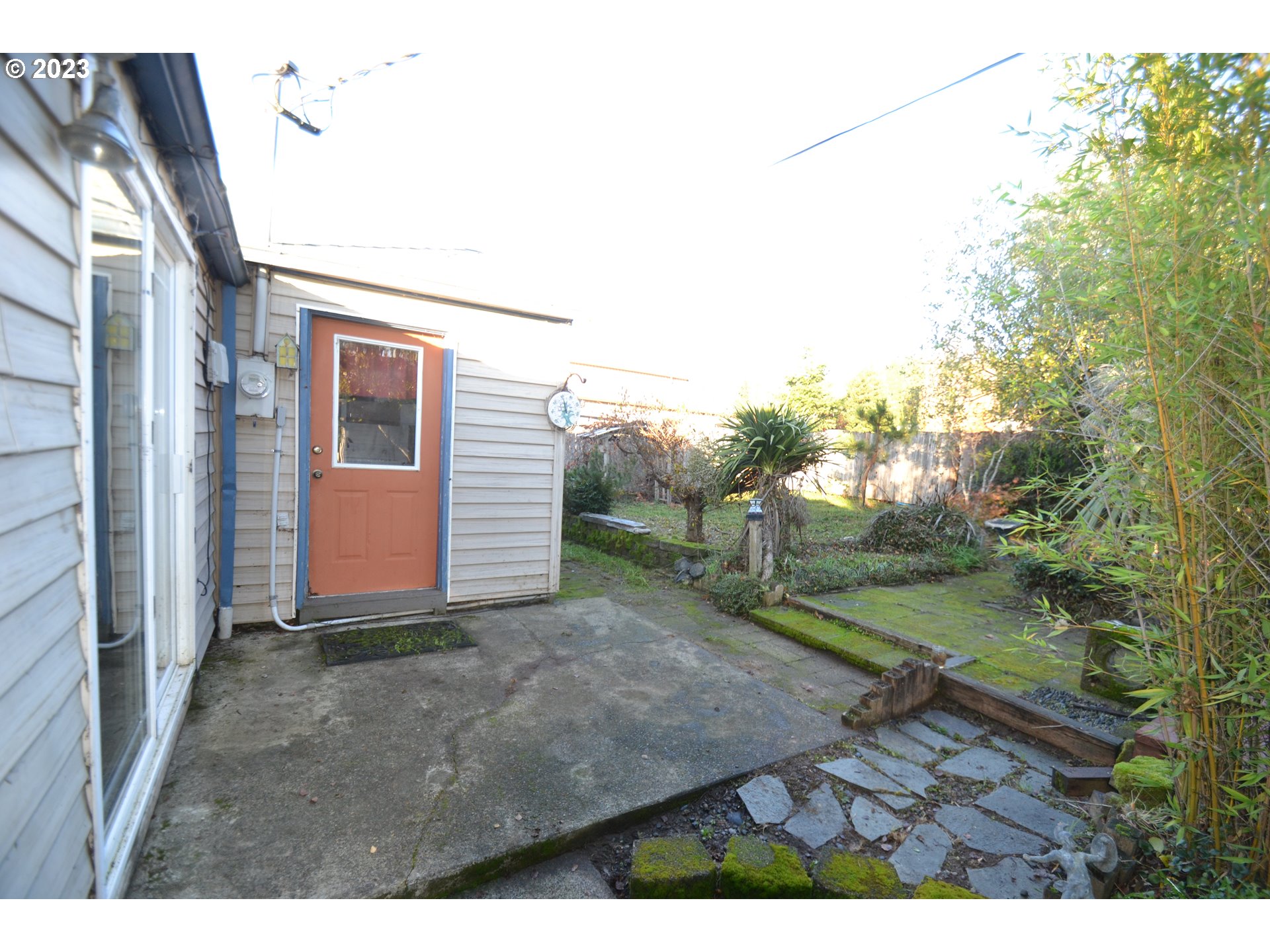 1985 Roseburg Road Myrtle Point, OR 97458 - Photo 17 of 29 a view of a backyard with large trees