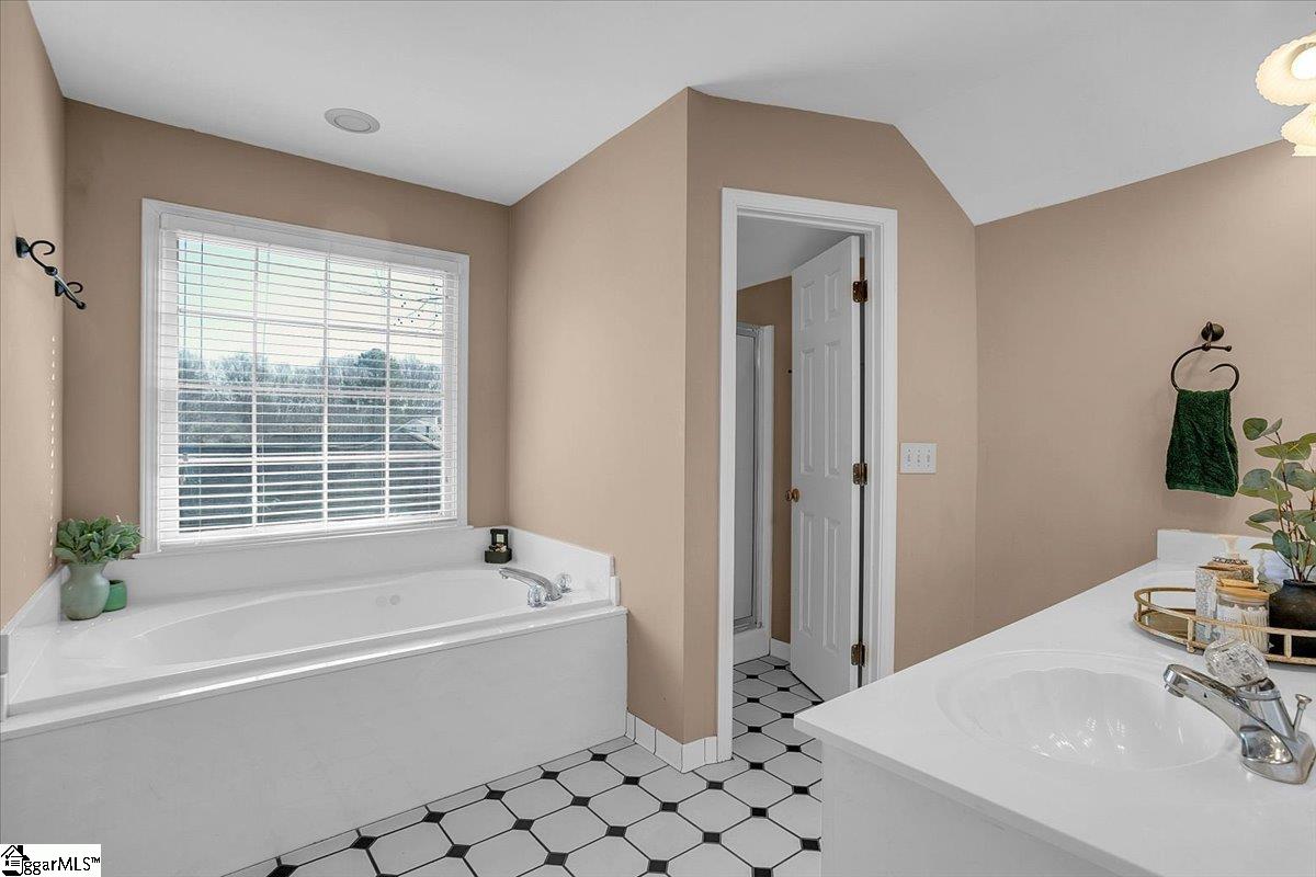 13 Tilden Court Simpsonville, SC 29680 - Photo 19 of 46