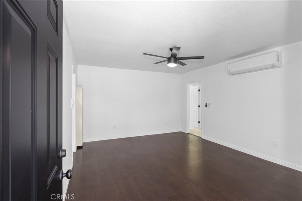 9548 Burma Road Pico Rivera, CA 90660 - Photo 3 of 18 Living Room