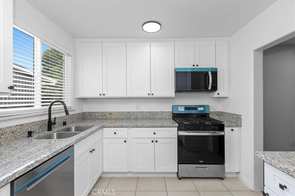 9548 Burma Road Pico Rivera, CA 90660 - Photo 9 of 18 Kitchen