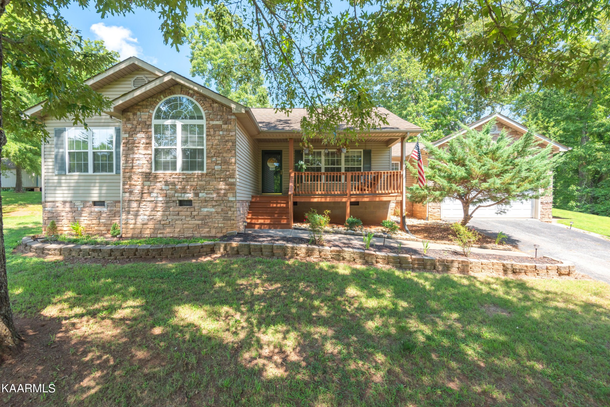 1584 Bluff Road Harriman, TN 37748 - Photo 1 of 47 Gallery Image 1