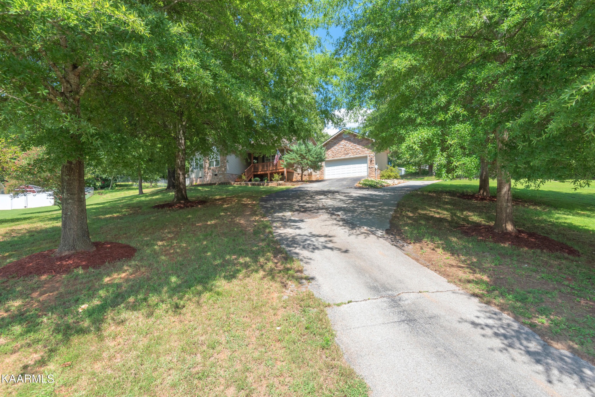 1584 Bluff Road Harriman, TN 37748 - Photo 3 of 47 Gallery Image 3