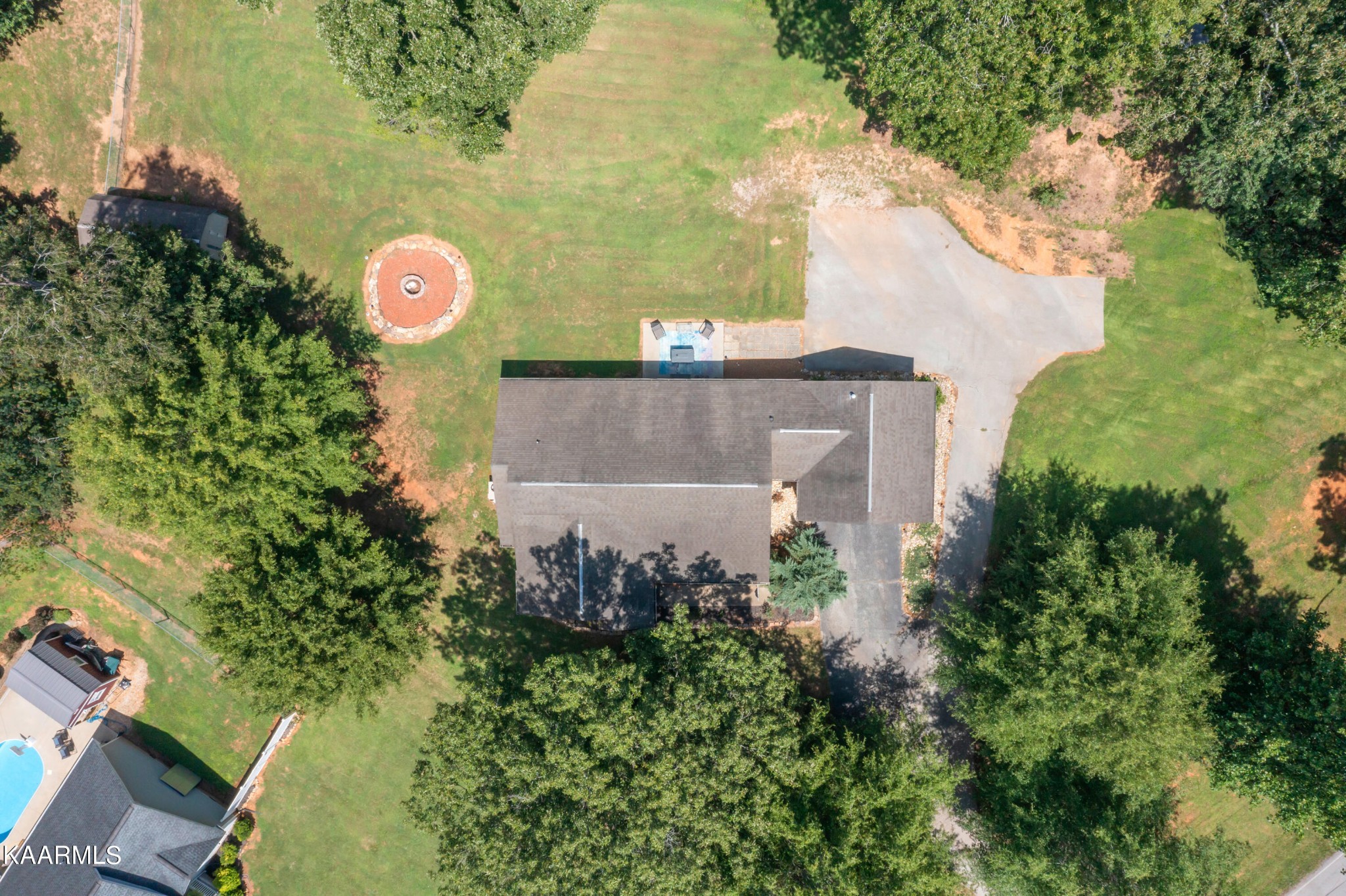 1584 Bluff Road Harriman, TN 37748 - Photo 6 of 47 Gallery Image 6