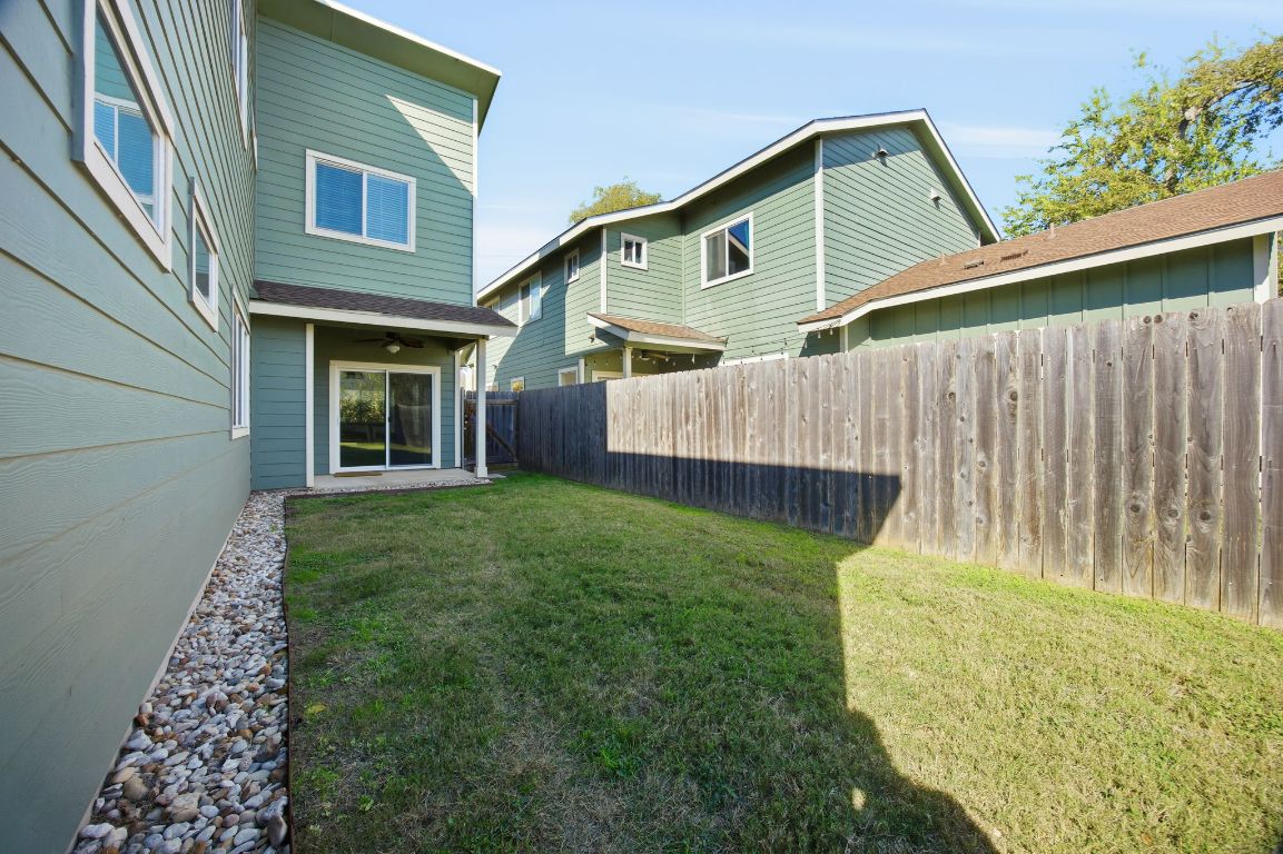 1125 Walton Lane, Unit D Austin, TX 78721 - Photo 34 of 34 a house view with a garden space