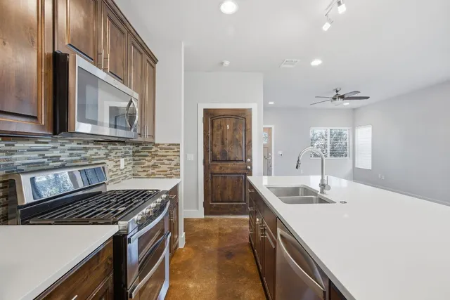 $2,850 | 1125 Walton Lane, Unit D, Austin, TX 78721