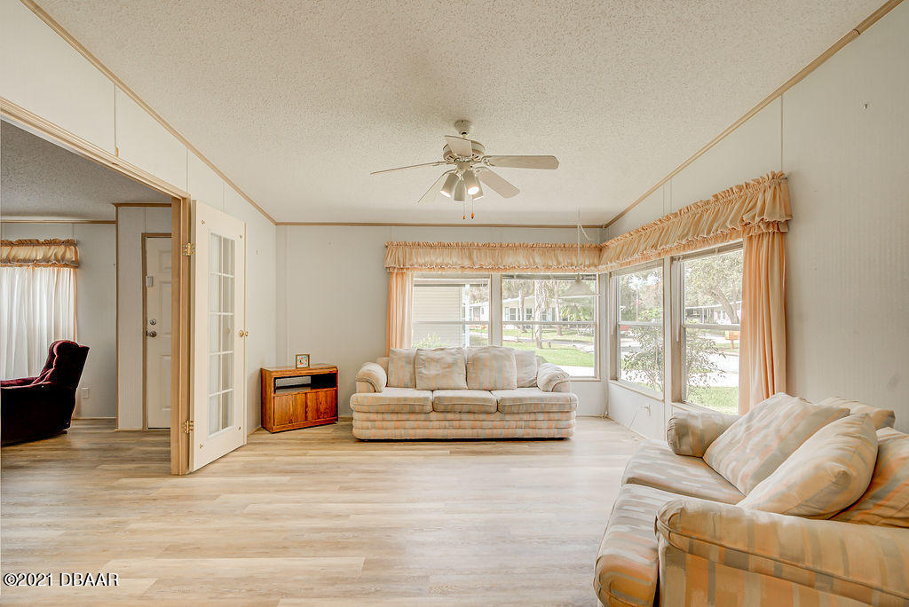 502 Topside Circle Edgewater, FL 32141 - Photo 13 of 64 45E6ABE6-8B11-428B-85DC-C6B3014DC86C