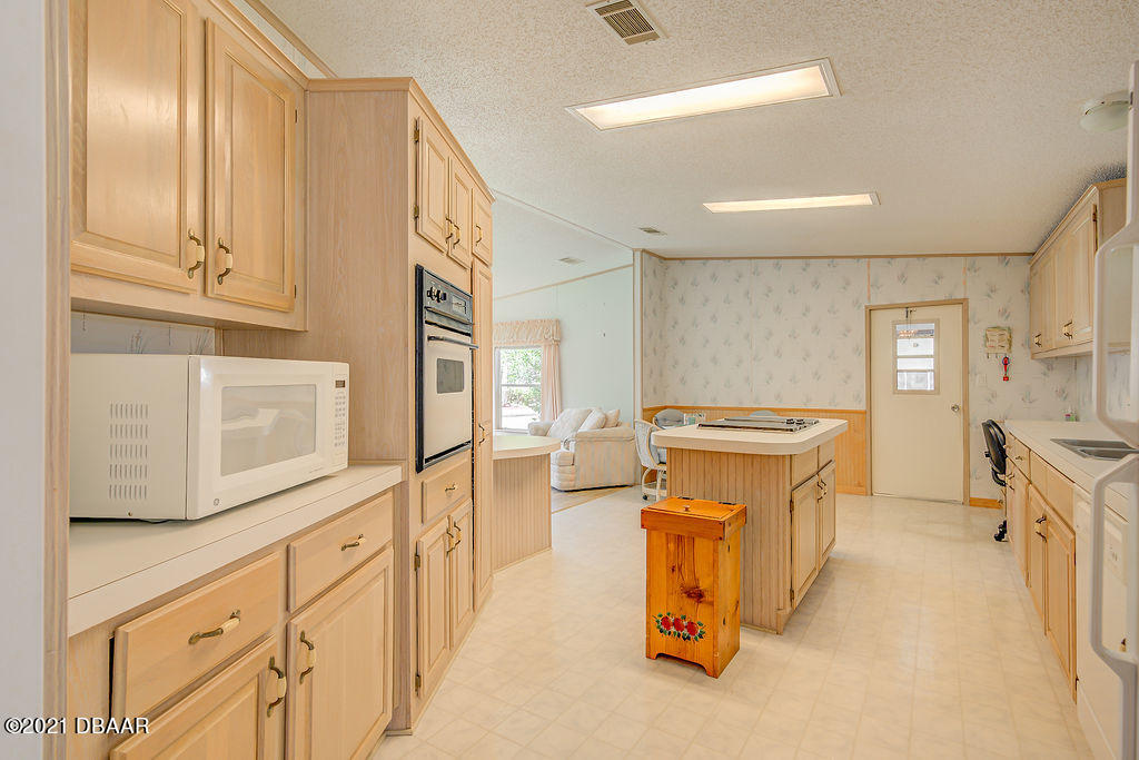 502 Topside Circle Edgewater, FL 32141 - Photo 34 of 64 CDBC2D54-EB6D-4E80-A935-F33C3D5818C0