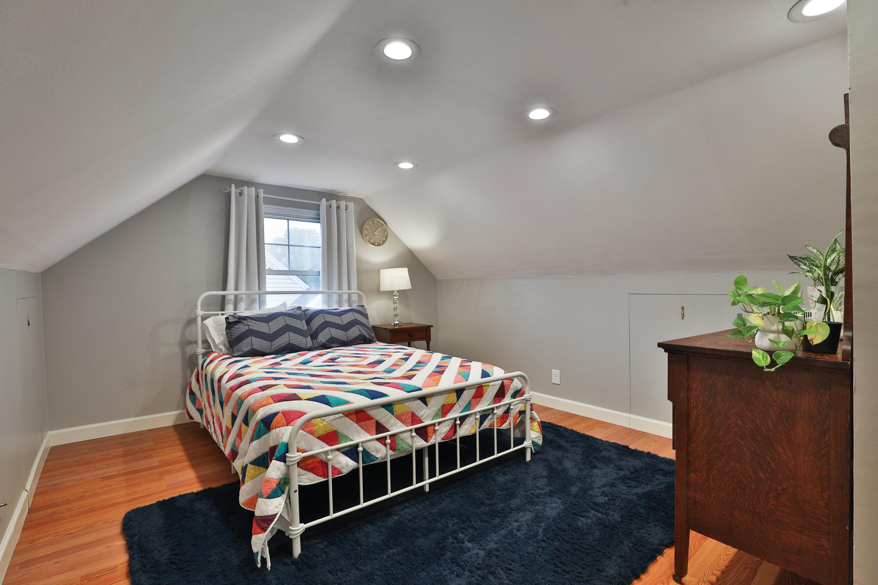 562 Northridge Road Columbus, OH 43214 - Photo 25 of 45 Bedroom 3