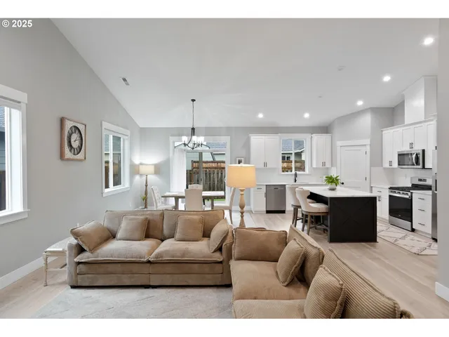 $535,000 | 1025 Sassafras Street, Independence, OR 97351