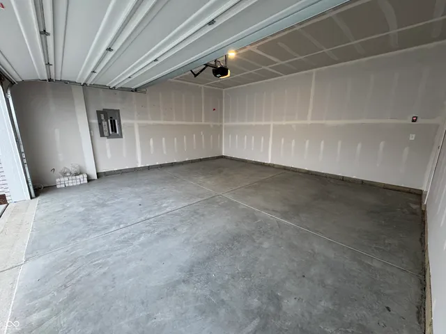 $2,295 | 2925 Grand Rdg Drive, Greenwood, IN 46143