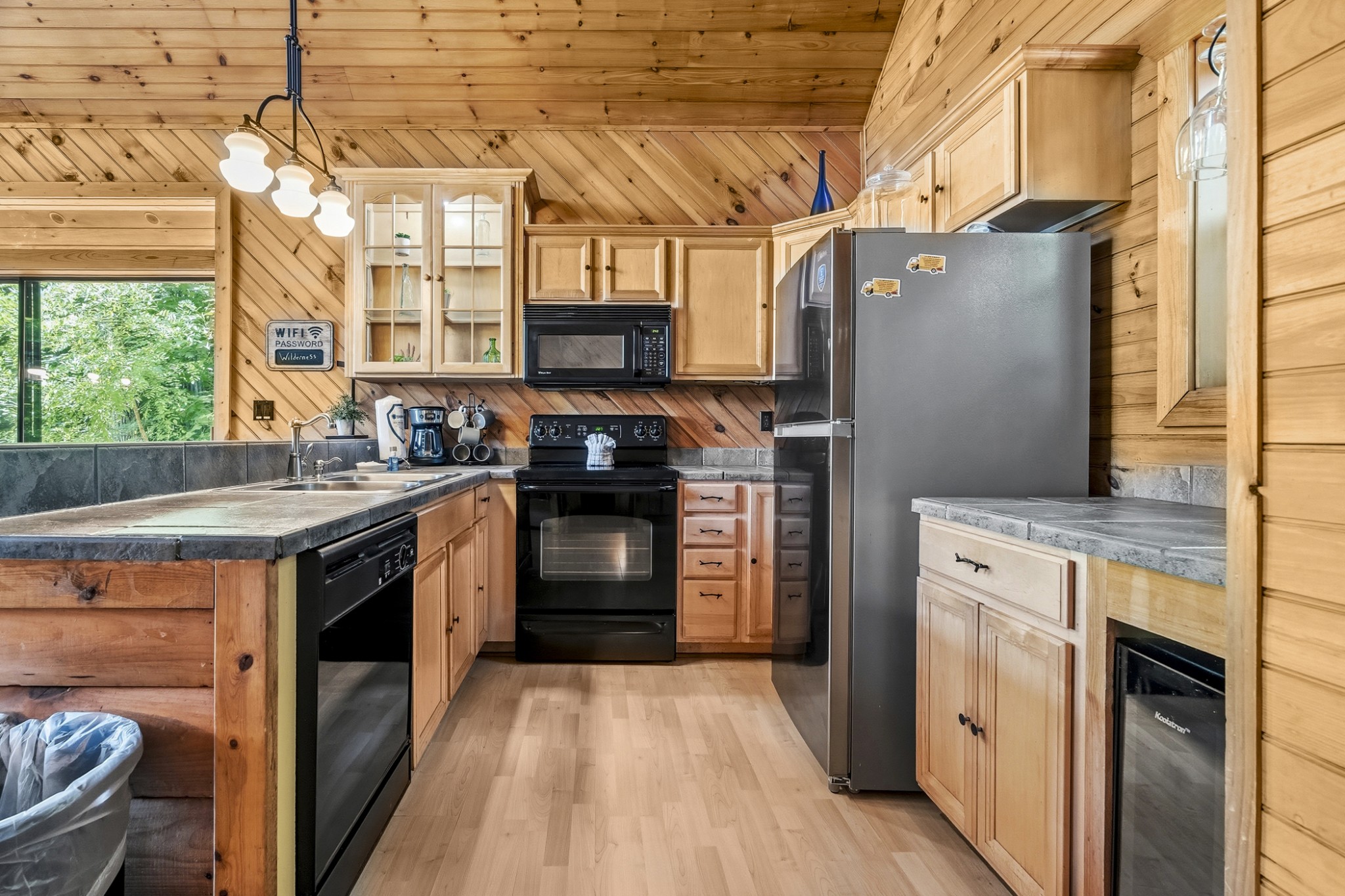 820 Pinnacle Vista Road Gatlinburg, TN 37738 - Photo 7 of 31