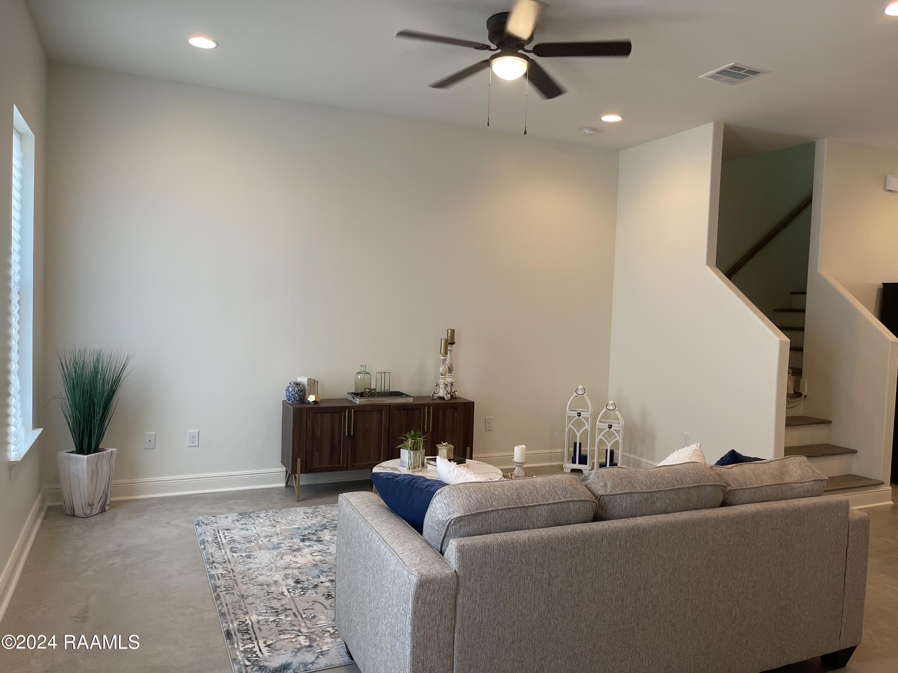 721 Almonaster Road, Unit 3 Youngsville, LA 70592 - Photo 4 of 10 IMG_4432