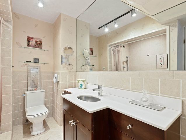 $920,000 | 452 Park Drive, Unit 18, Boston, MA 02215