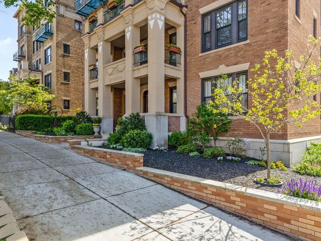 $920,000 | 452 Park Drive, Unit 18, Boston, MA 02215