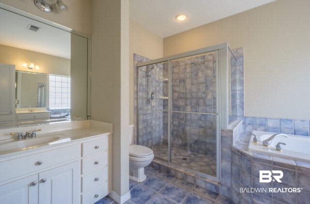 7221 Lafitte Road Pensacola, FL 32507 - Photo 26 of 41 Master Bath