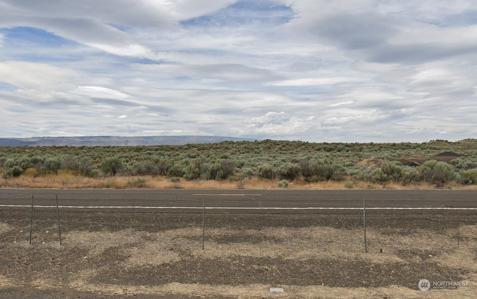 150443000 George Property Moses Lake Quincy, WA 98848 - Photo 1 of 4 a view of a terrace with a big yard