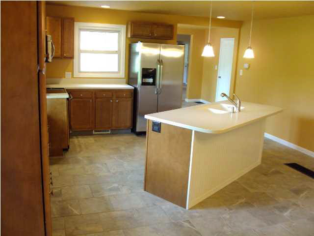 8410 Old State Road Evansville, IN 47710 - Photo 8 of 28 Gallery Image 8