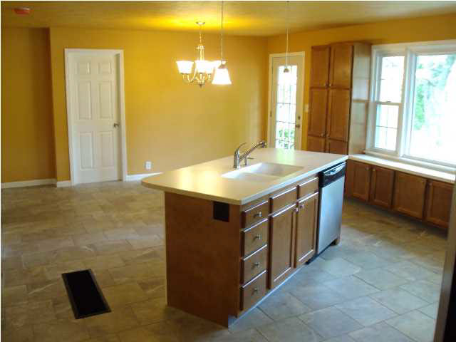 8410 Old State Road Evansville, IN 47710 - Photo 9 of 28 Gallery Image 9