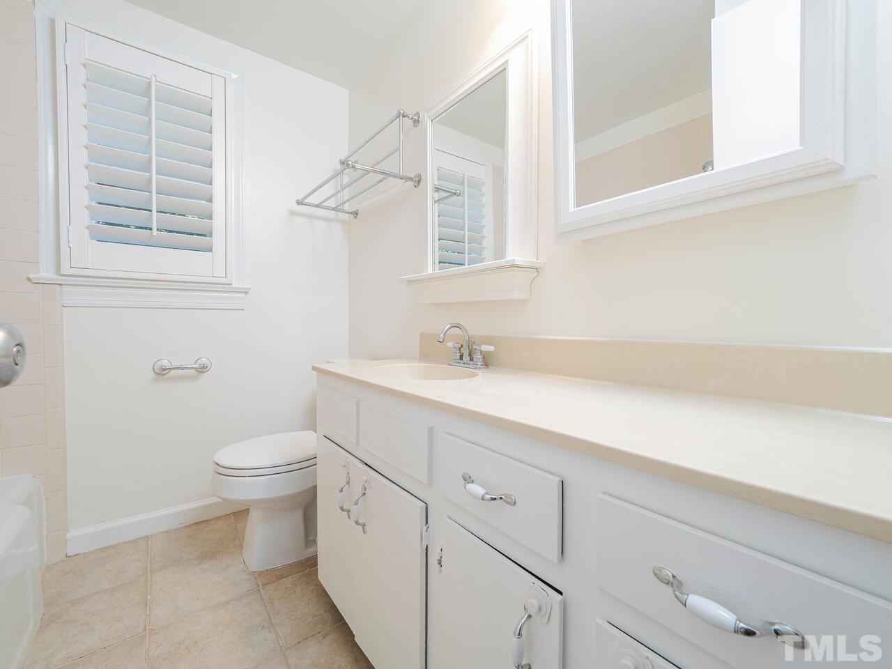 1637 Sutton Drive Raleigh, NC 27605 - Photo 12 of 20 Gallery Image 12