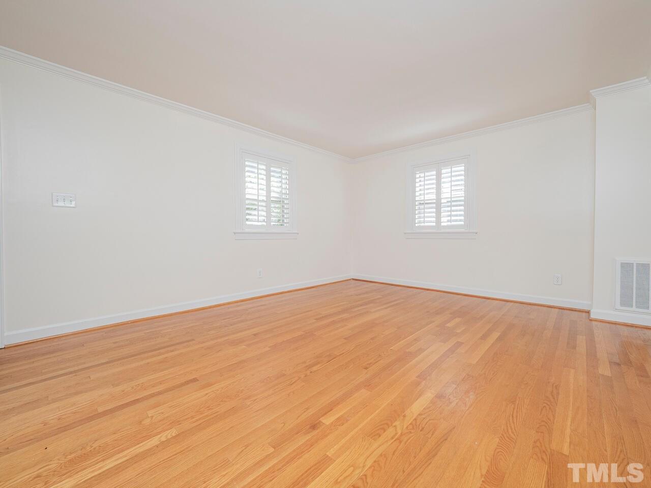 1637 Sutton Drive Raleigh, NC 27605 - Photo 4 of 20 Gallery Image 4