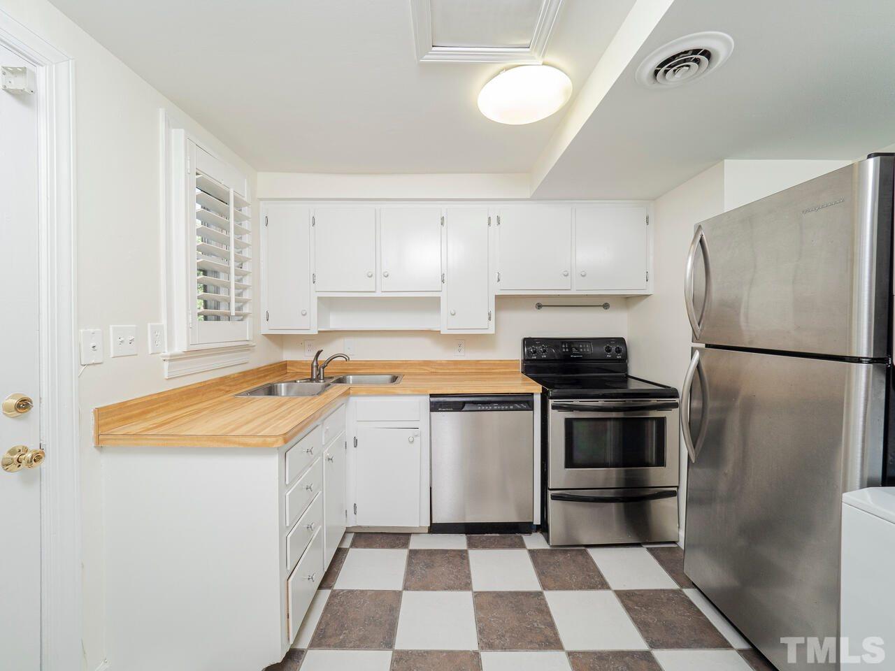 1637 Sutton Drive Raleigh, NC 27605 - Photo 6 of 20 Gallery Image 6