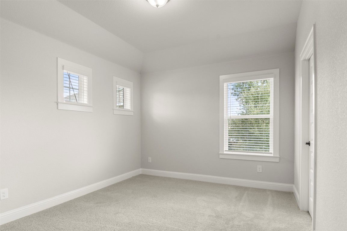 2605 Sam Bass Road, Unit 87 Round Rock, TX 78681 - Photo 27 of 31 an empty room with a window