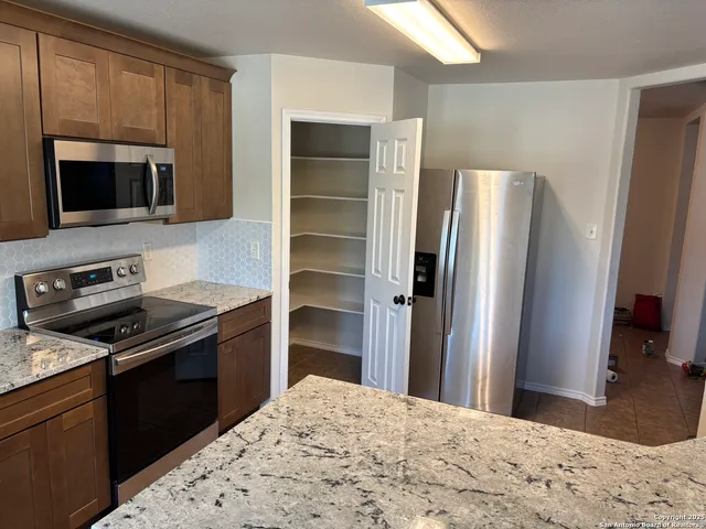 $1,875 | 10435 Alsfeld Ranch, Helotes, TX 78023