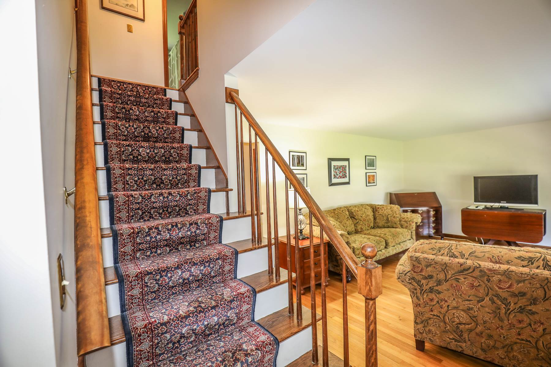 4 Todd Road Nashua, NH 03064 - Photo 3 of 30 Gallery Image 3