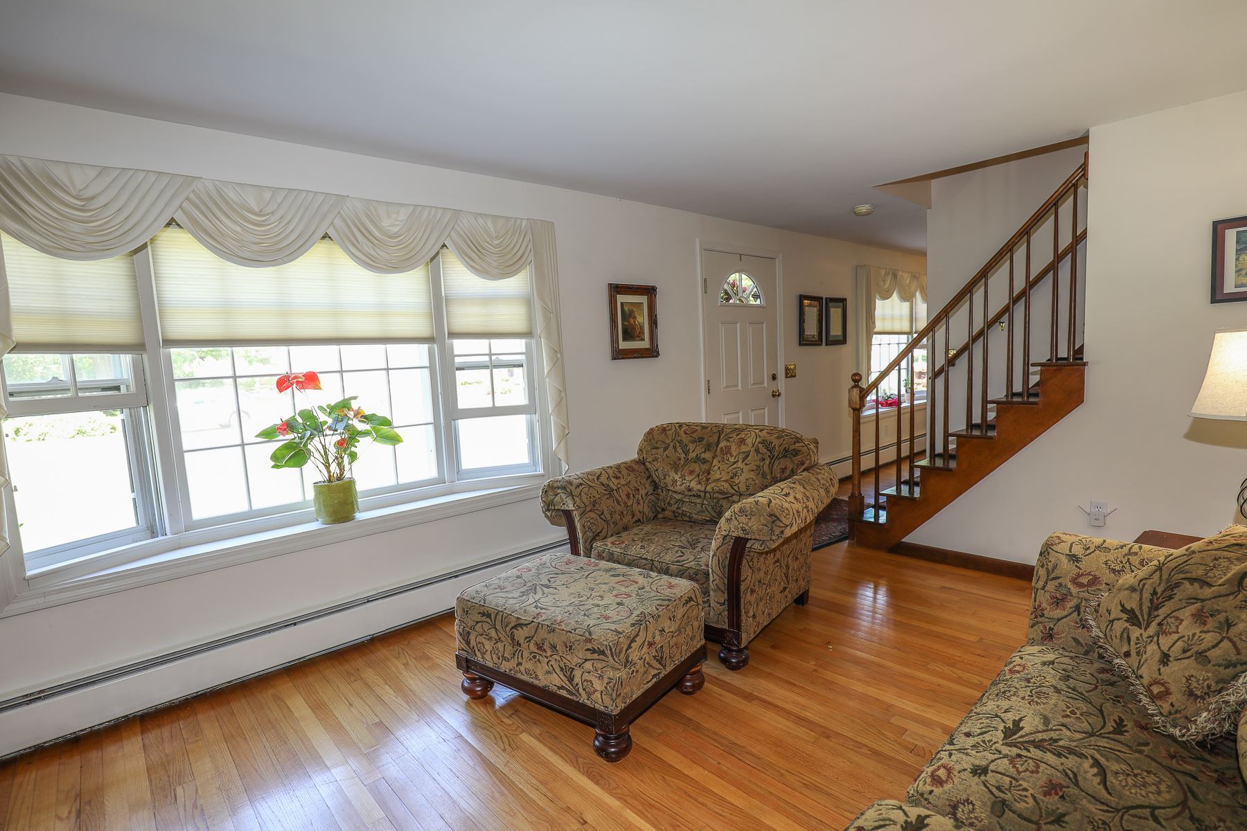4 Todd Road Nashua, NH 03064 - Photo 5 of 30 Gallery Image 5
