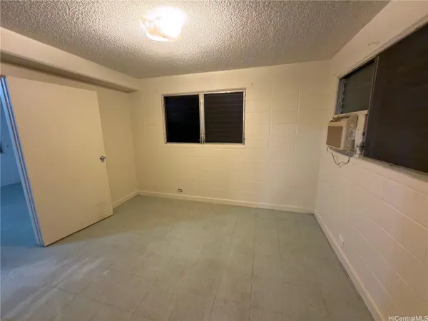 $1,100 | 818 University Avenue, Unit 5, Honolulu, HI 96826