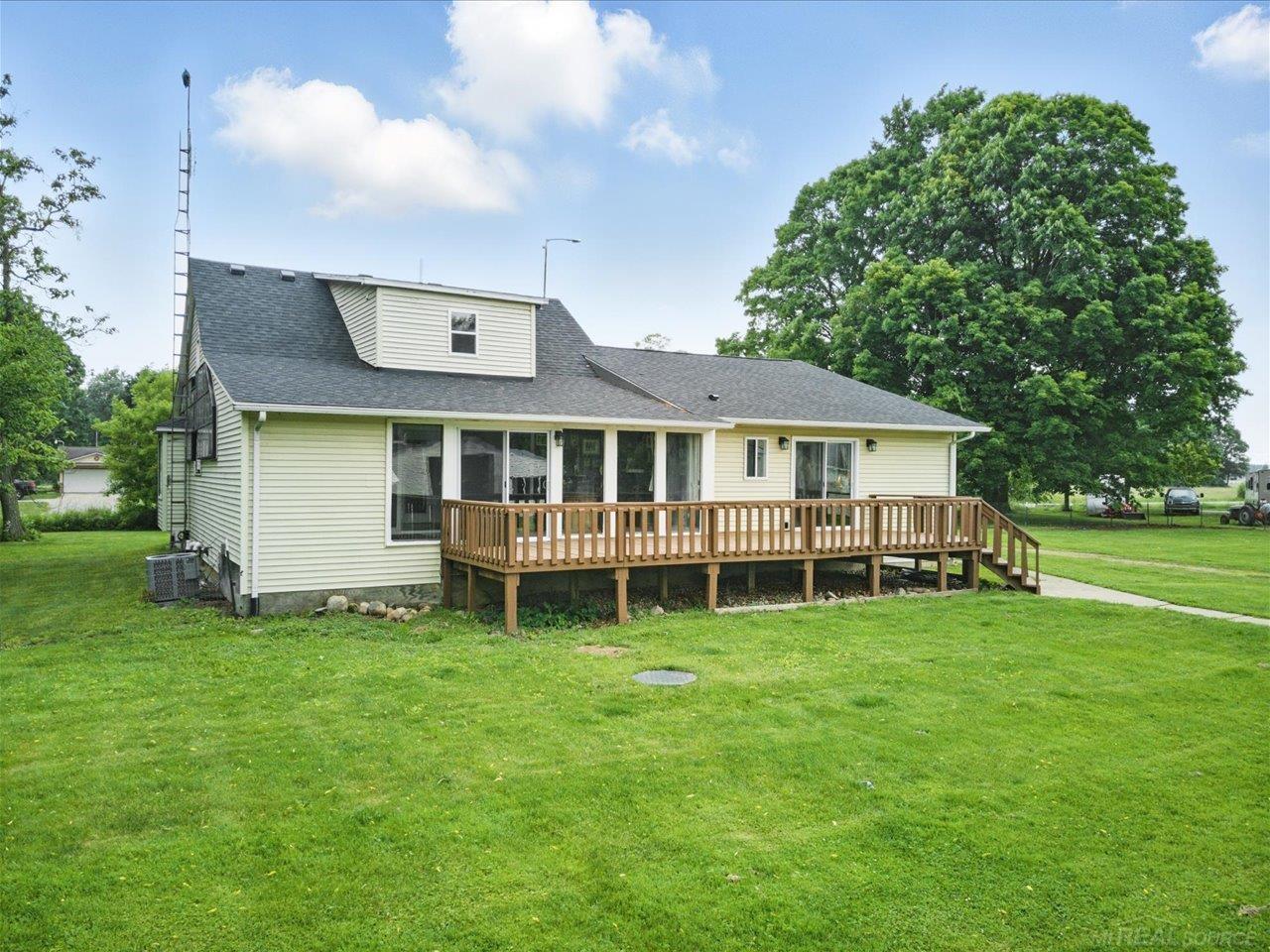 13485 South Block Road Birch Run, MI 48415 - Photo 37 of 61 50205356-259345bd-1930-4a18-a29f-1453b58cc38c.JPG