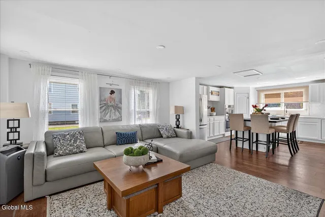 $450,000 | 500 Highway 146, Guilderland, NY 12009