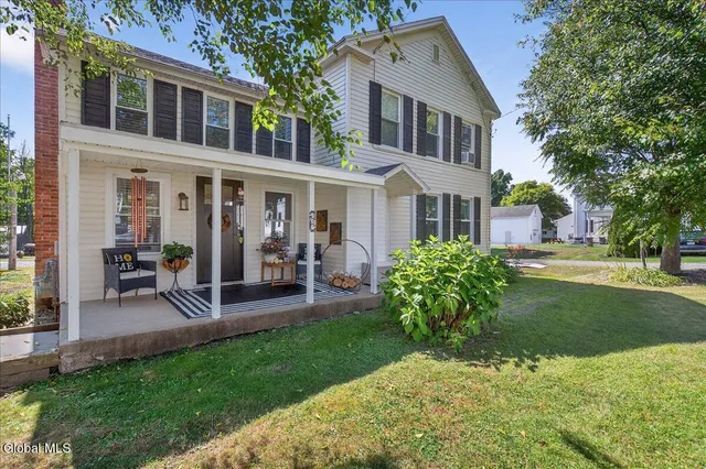 $450,000 | 500 Highway 146, Guilderland, NY 12009