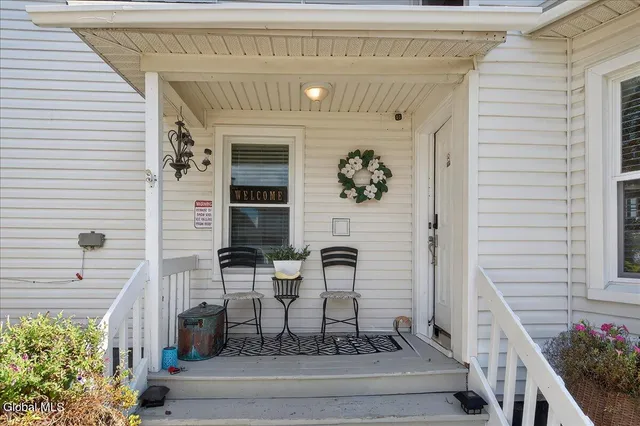 $450,000 | 500 Highway 146, Guilderland, NY 12009