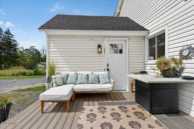 $450,000 | 500 Highway 146, Guilderland, NY 12009