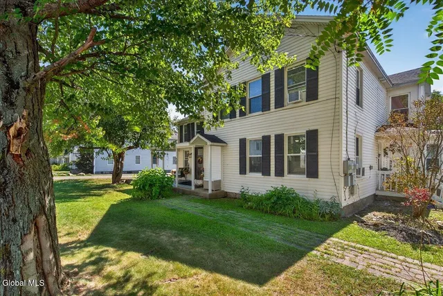 $450,000 | 500 Highway 146, Guilderland, NY 12009