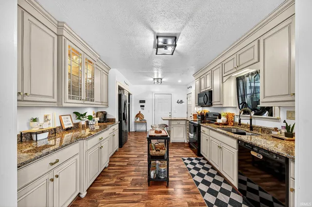 $349,000 | 525 South Main Street, Middlebury, IN 46540