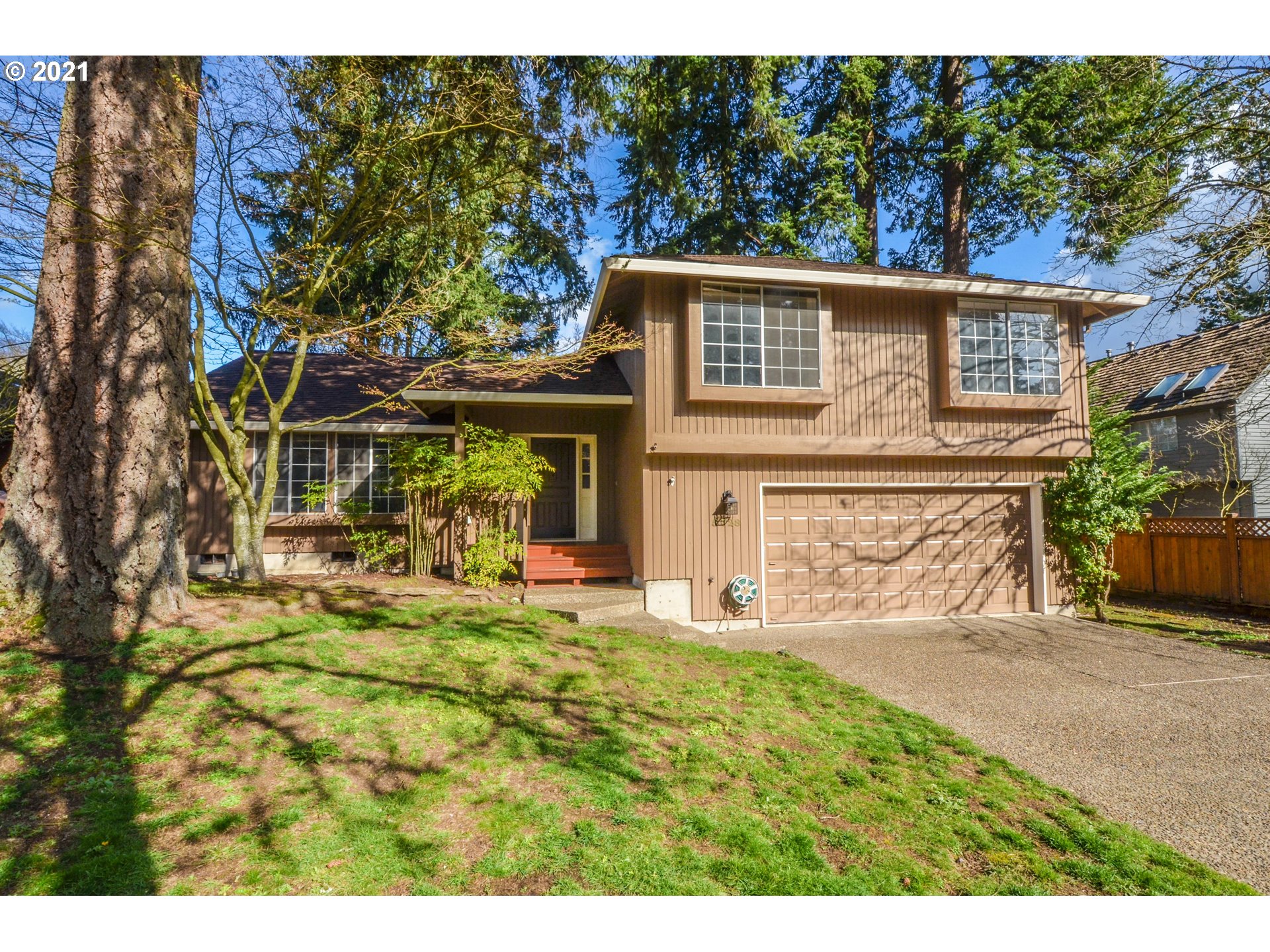 5728 Southwest Calusa Loop Tualatin, OR 97062 - Photo 2 of 29 Gallery Image 2