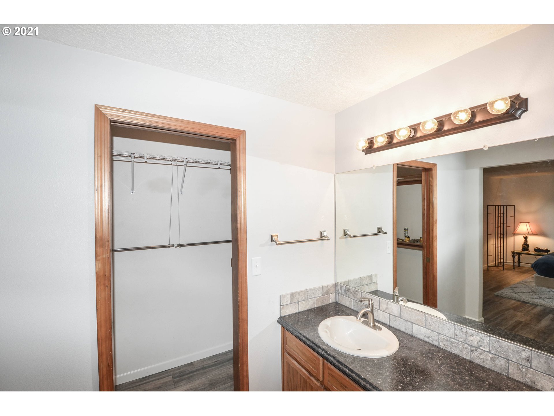 5728 Southwest Calusa Loop Tualatin, OR 97062 - Photo 17 of 29 Gallery Image 17