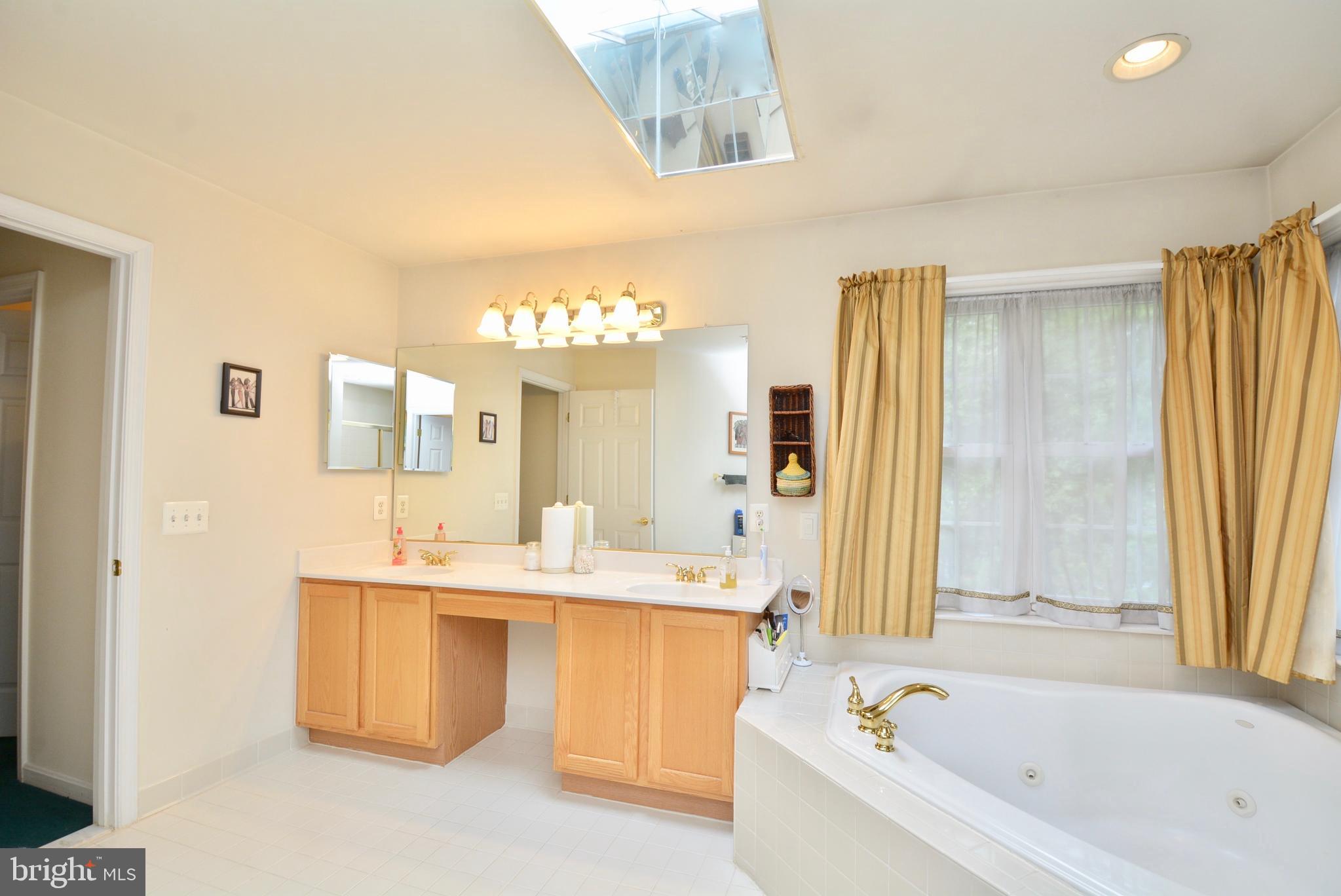 6306 Rory Court Lanham, MD 20706 - Photo 26 of 42 Primary Suite 4 piece bath