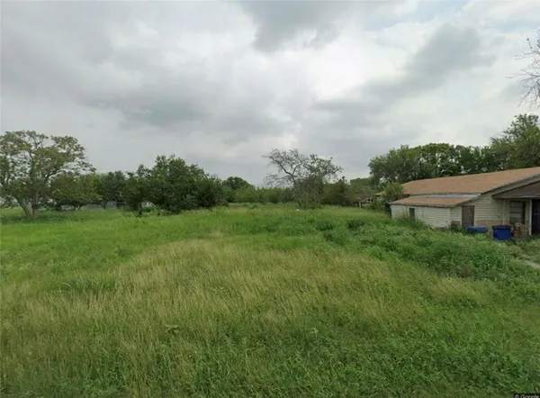 $23,000 | 609 West 4th Street, Bishop, TX 78343
