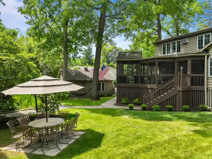 $949,000 | 837 Van Slyke Drive, Fontana, WI 53125
