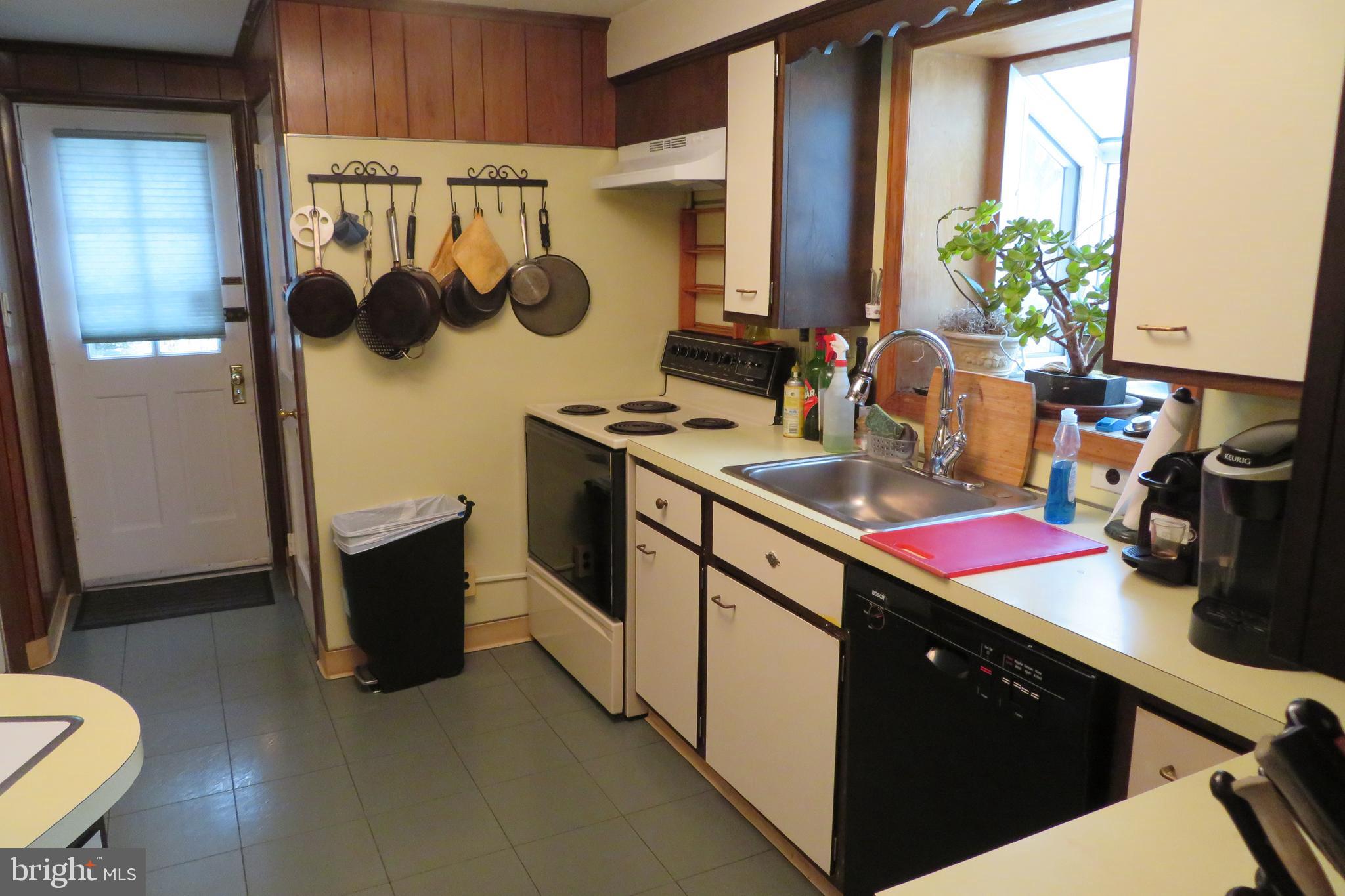 633 Ashmead Road Cheltenham, PA 19012 - Photo 11 of 40 Kitchen