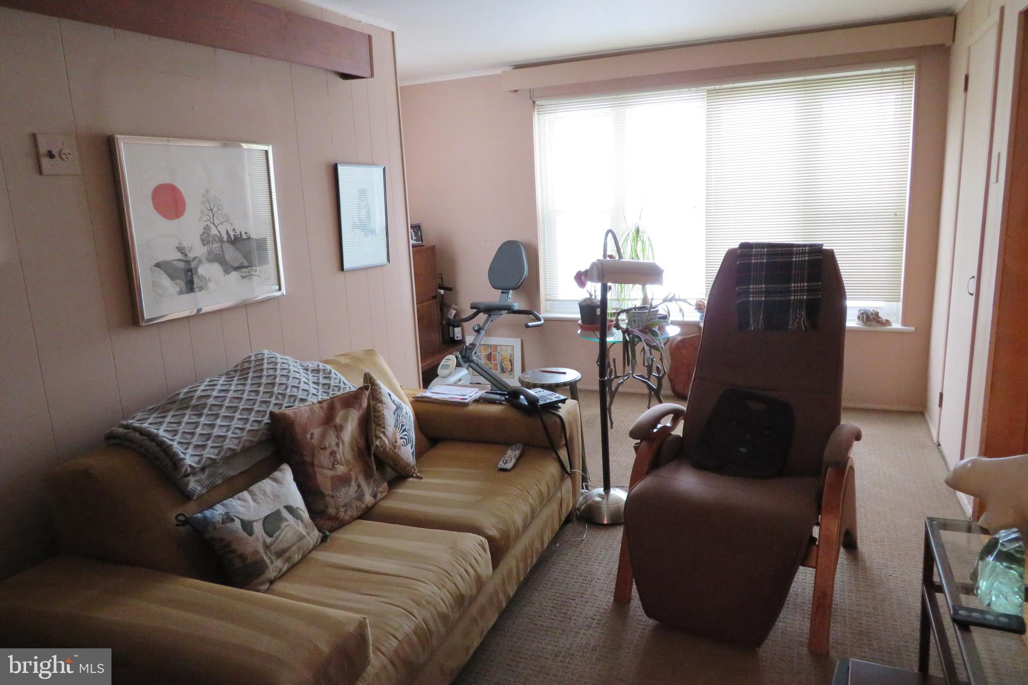 633 Ashmead Road Cheltenham, PA 19012 - Photo 14 of 40 Den with lots of sunshine.