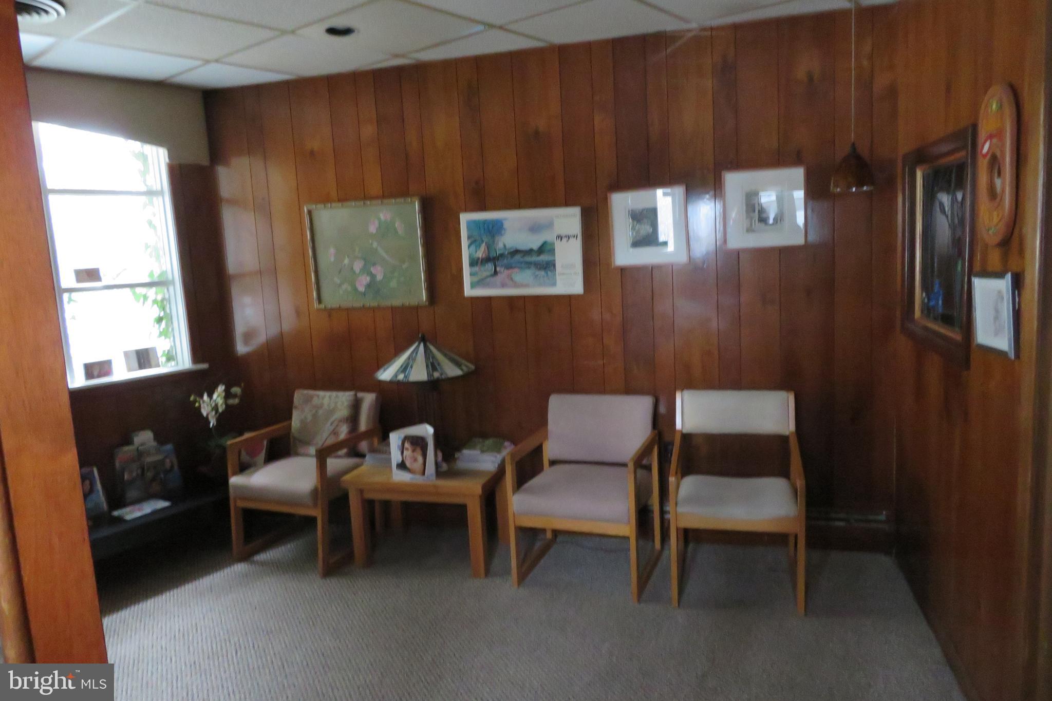 633 Ashmead Road Cheltenham, PA 19012 - Photo 24 of 40 Waiting room for practice.