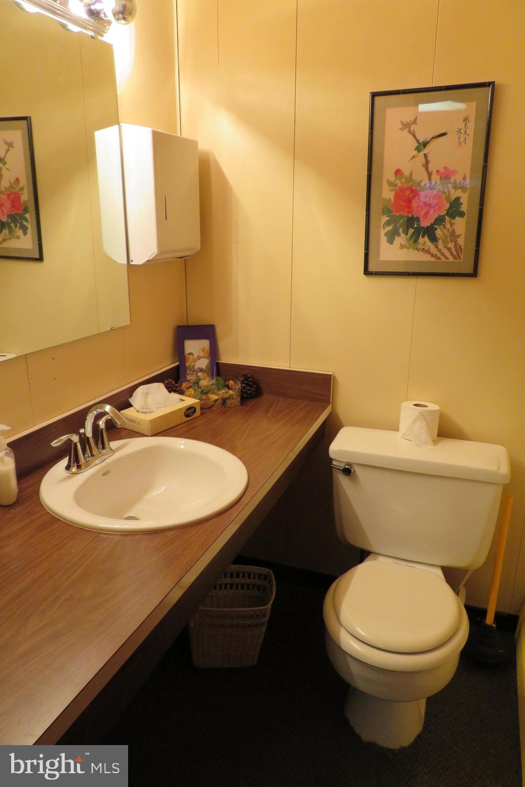 633 Ashmead Road Cheltenham, PA 19012 - Photo 30 of 40 Office powder room.