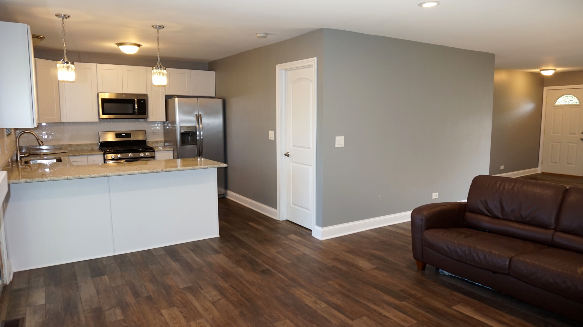 5740 Timberlane Road Matteson, IL 60443 - Photo 6 of 17 a kitchen with stainless steel appliances a refrigerator and a stove top oven