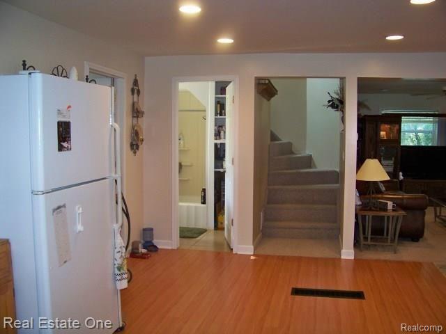 276 North St John Road Highland, MI 48357 - Photo 9 of 31