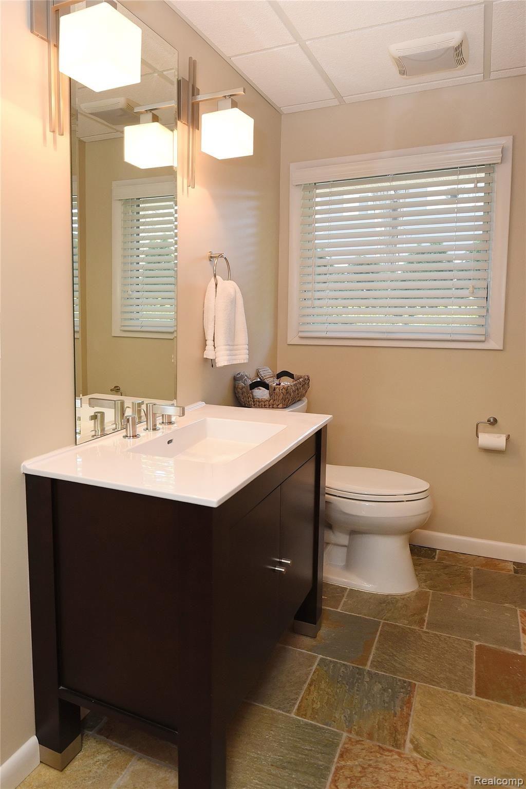 122 Baldwin Road Birmingham, MI 48009 - Photo 15 of 31 122 Baldwin Ct_15.JPG